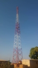 De la télécommunication 4 la tour en acier 90meters angulaire de jambe a galvanisé