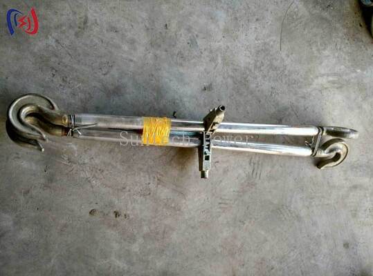 qualité  Heavy Duty Dual Hook Steel Turnbuckle for Precise Tensioning with 5-100KN Rated Load on Transmission Tower Guy Wires usine