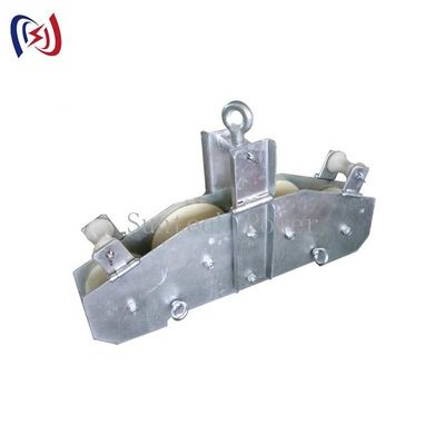 Système de poulie robuste à blocs combinés à quatre brins pour la construction de lignes de transmission d'énergie