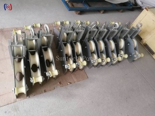 Système de poulie robuste à blocs combinés à quatre brins pour la construction de lignes de transmission d'énergie