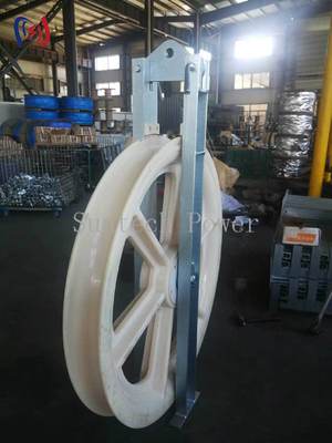 Poulie de déroulage série 822 robuste avec rayon de courbure R570 et dimensions hors tout de 760x120x480mm