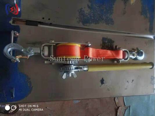 Tendeur isolé haute tension pour travaux sous tension en toute sécurité avec perche isolante en fibre de verre sur lignes aériennes