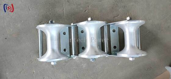 Rouleau à tête de caisson de câble à charge nominale professionnel 10-20KN avec une construction en polyéthylène durable résistant à la corrosion pour la protection contre l'entrée de la fente d'échappement