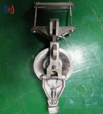 Bloc à cordes universel avec un diamètre de faisceau de 178x76 mm et une charge nominale de 10KN pour une installation de conducteurs aériens polyvalents