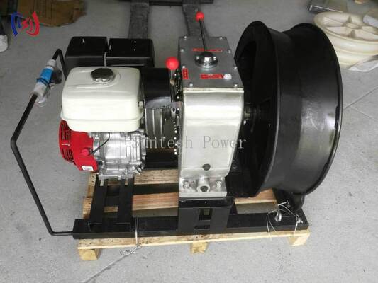 Machine professionnelle de meulage et de prise pour l'élimination efficace de l'isolation et de la gaine des câbles d'alimentation avec une puissance de 2,94-6,61 KW et une force de traction de 1,25-3T