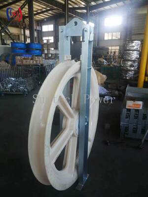 Bloc de corde à haute tension professionnel de la série 822 avec feuille de nylon MC pour la construction de lignes électriques aériennes à charge nominale de 150KN