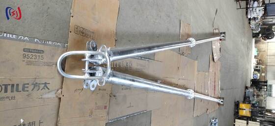 Poteau de levage tubulaire en forme de A 120x7mm 6-13m Outils de montage de tour Revêtement anticorrosion
