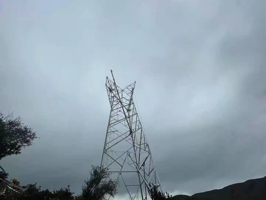 L'immersion chaude galvanisée pêchent la tour en acier pour la ligne de transmission 110KV