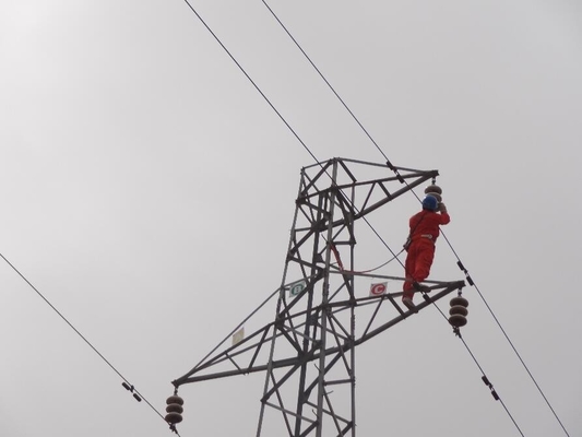 Ligne de transmission 132KV électrique en acier d'angle de HDG tour