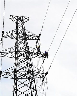 Tour en acier galvanisée à chaud de ligne électrique de Q345 Q235