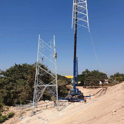 La ligne de transport de l'énergie 132KV HDG treillagent la tour en acier
