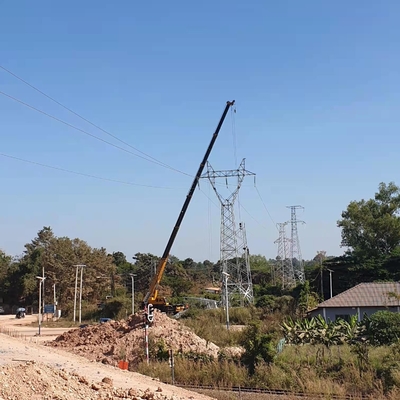 La ligne de transport de l'énergie 132KV HDG treillagent la tour en acier