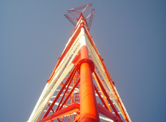 Tour en acier tubulaire à jambes galvanisée de la télécommunication 3 15m - 50m