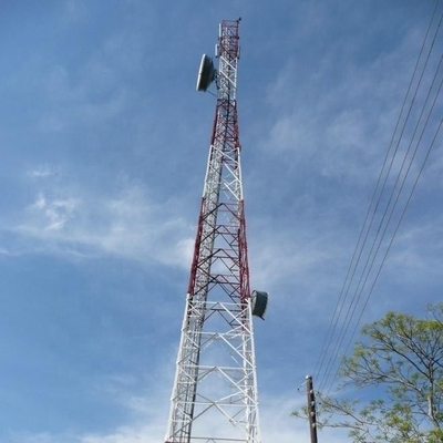 Tour d'antenne en métal de l'angle 50m de télécommunication Q420 avec la barrière de palissade