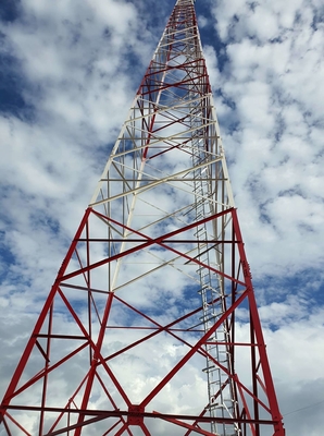 Tour en acier de la télécommunication 10m galvanisée à chaud de courrier de signe