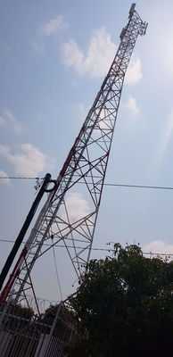 L'électricité de l'acier Q235B de tour de trellis de télécommunication de GM/M autosuffisante