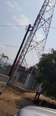 Mât de 100M Gsm Antenna Tower et lumière d'obstruction angulaires d'aviation de parenthèses