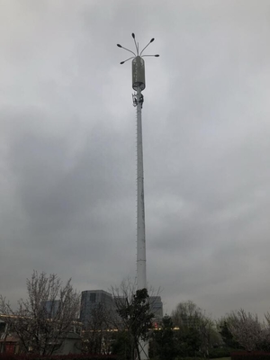 Tour unipolaire en acier de télécommunication avec l'immersion chaude galvanisée