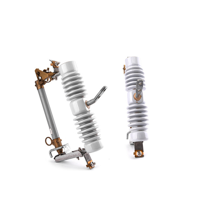 le fusible 12kv à haute tension a coupé le matériel de la porcelaine 100A